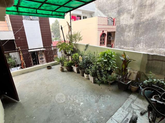 1 RK Flat In Paschim Puri Pocket No 1 for Rent In Pocket 1