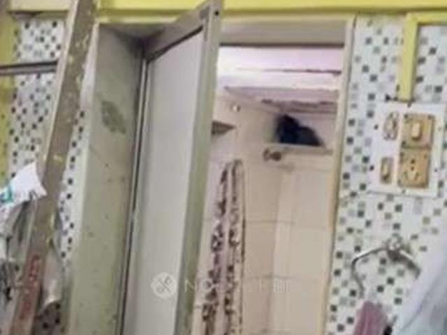 1 RK Flat In Zakaria Masjid For Sale In Mandvi