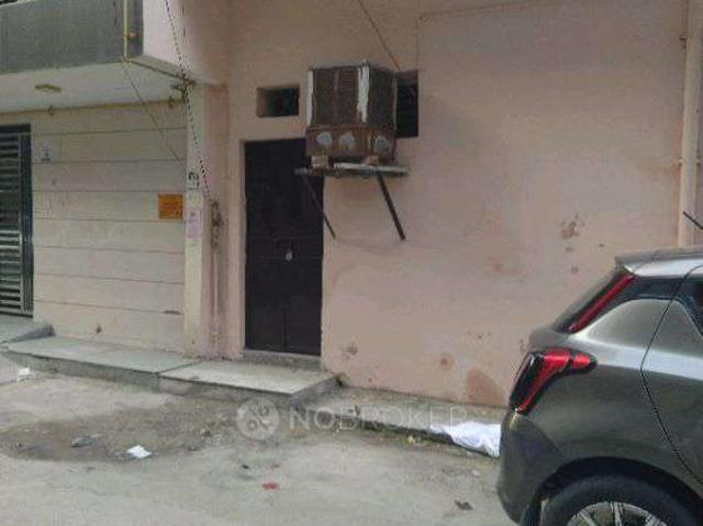 1 RK House for Rent In Mukherjee Nagar