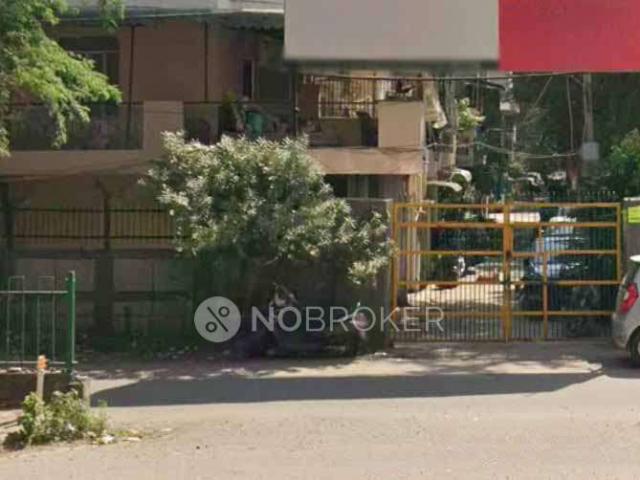1 RK House for Rent In Madipur Metro Station