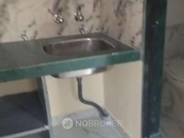 1 RK House for Rent In Andheri East