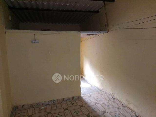 1 RK House for Rent In Bandra