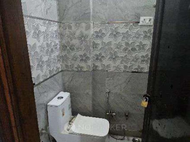 1 RK House for Rent In Krishna Park Extension Metro Station