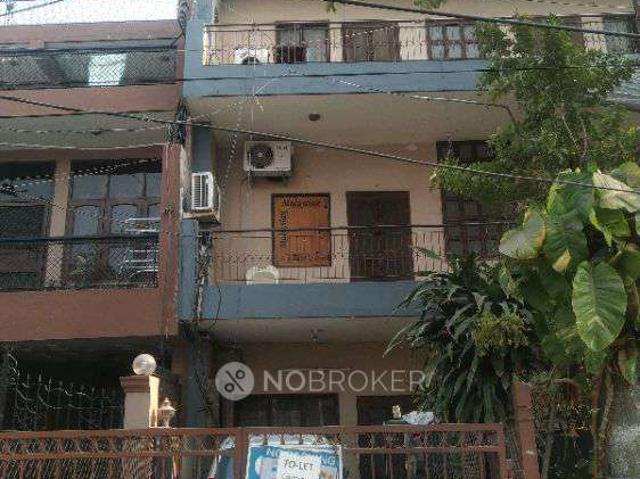 1 RK House for Rent In Sector 11