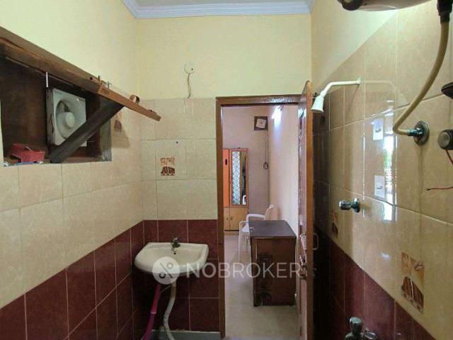 1 RK House for Rent In 29, B Block, Pocket B, Sector 27, No