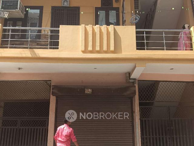 1 RK House For Sale In Naya Ganj