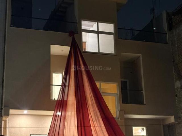 1 RK Independent Builder Floor in Chaukhandi for rent Noida. The reference number is 20395067