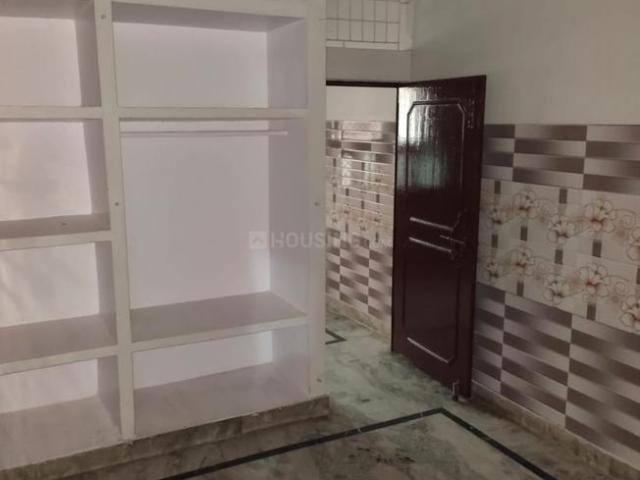 1 RK Independent Builder Floor in Jagrati Vihar for rent Meerut. The reference number is 20768060