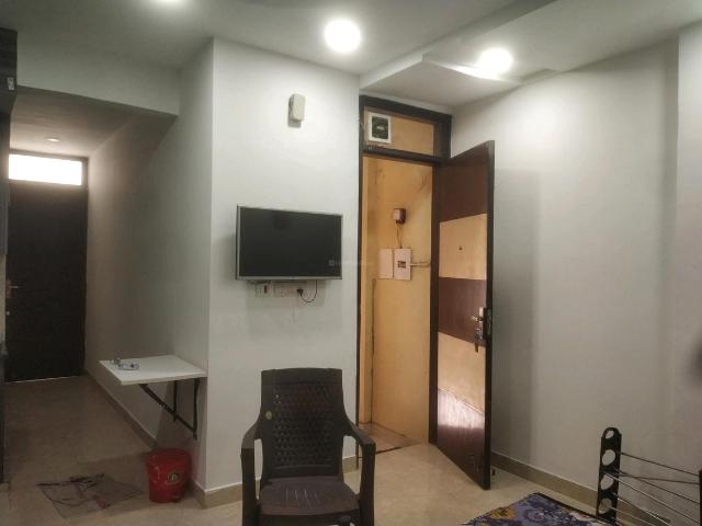 1 RK Independent Builder Floor in Lajpat Nagar for rent New Delhi. The reference number is 19993546