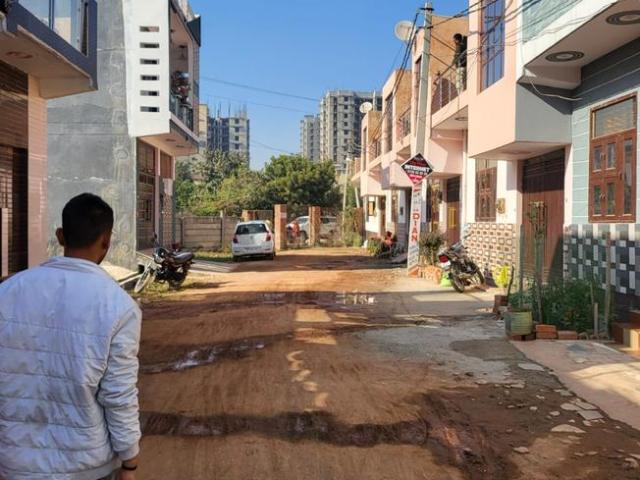 1 RK Independent Builder Floor in Lal Kuan for resale Ghaziabad. The reference number is 17299146