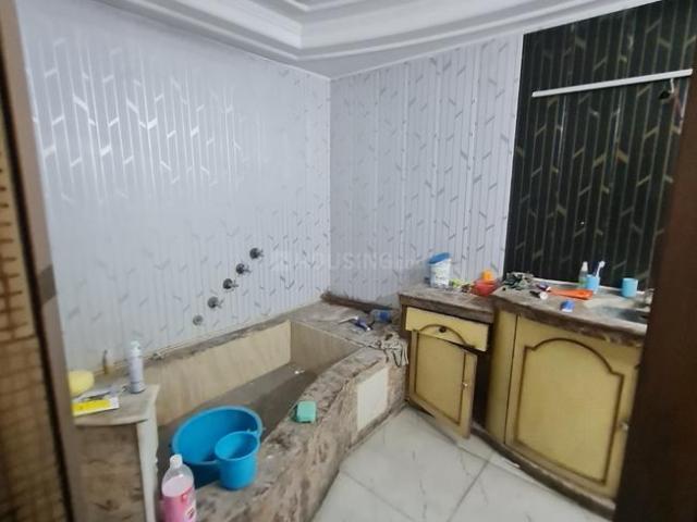 1 RK Independent Builder Floor in Model Town for rent New Delhi. The reference number is 20319494