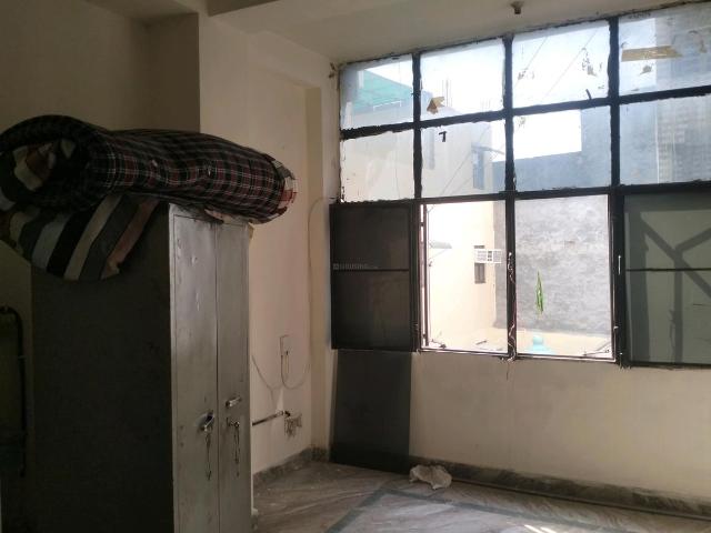 1 RK Independent Builder Floor in Mayur Vihar Phase 1 for rent New Delhi. The reference number is 17339111