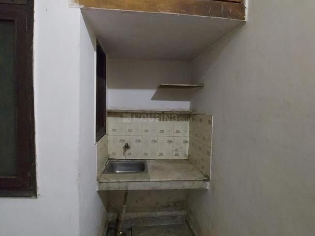 1 RK Independent Builder Floor in Mayur Vihar Phase 1 for rent New Delhi. The reference number is 20400164