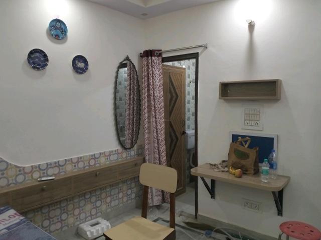 1 RK Independent Builder Floor in Mayur Vihar Phase 1 for rent New Delhi. The reference number is 20443538
