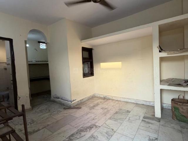 1 RK Independent Builder Floor in Mayur Vihar Phase 1 for rent New Delhi. The reference number is 20495013