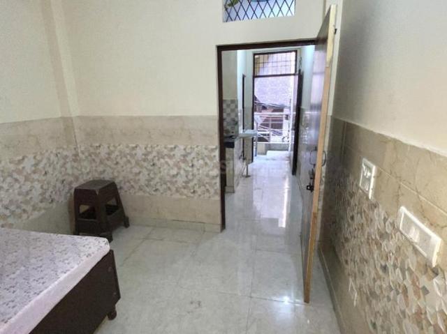 1 RK Independent Builder Floor in Mayur Vihar Phase 1 for rent New Delhi. The reference number is 20203832