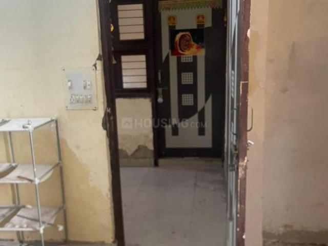 1 RK Independent Builder Floor in Mayur Vihar Phase 1 for rent New Delhi. The reference number is 20393923