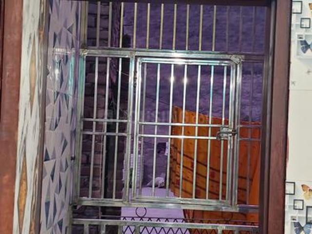 1 RK Independent Builder Floor in New Ashok Nagar for rent New Delhi. The reference number is 20302682