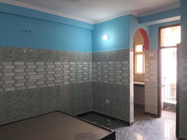 1 RK Independent Builder Floor in New Ashok Nagar for rent New Delhi. The reference number is 20338467