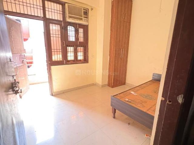1 RK Independent Builder Floor in New Ashok Nagar for rent New Delhi. The reference number is 20567537