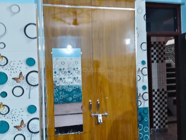 1 RK Independent Builder Floor in New Ashok Nagar for rent New Delhi. The reference number is 20504179