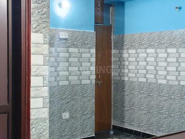 1 RK Independent Builder Floor in New Ashok Nagar for rent New Delhi. The reference number is 20773446