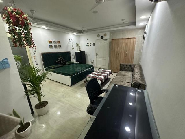 1 RK Independent Builder Floor in South Extension I for rent New Delhi. The reference number is 20238745