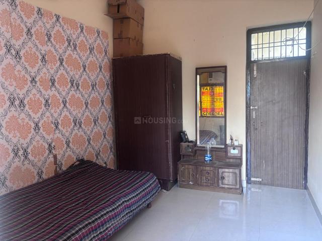 1 RK Independent Builder Floor in Sector 15 for rent Faridabad. The reference number is 20417446
