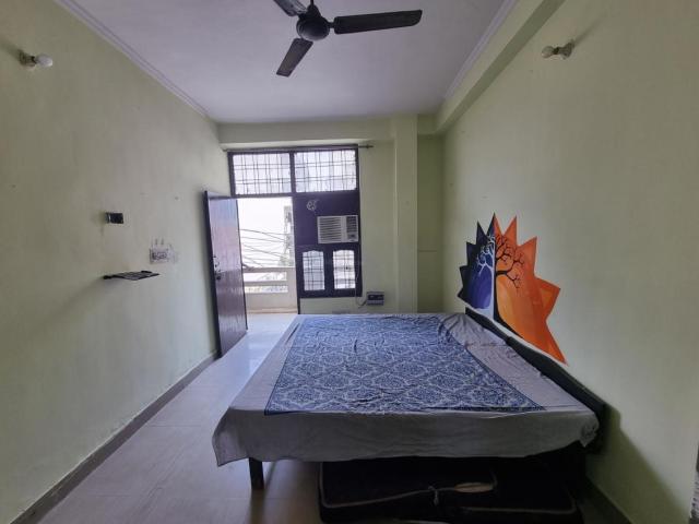 1 RK Independent Builder Floor in Sector 12 for rent Gurgaon. The reference number is 6712782