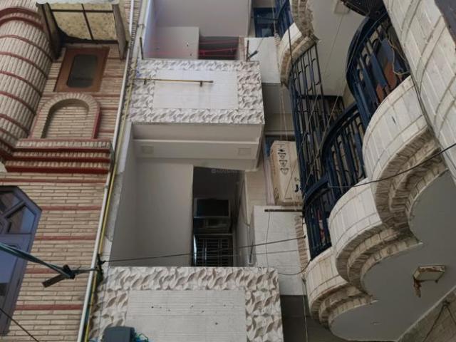 1 RK Independent Builder Floor in Sector 3 Rohini for resale New Delhi. The reference number is 16104518