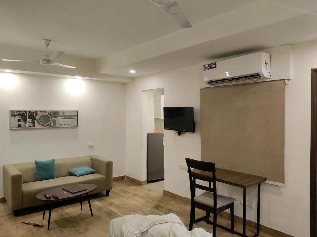 1 RK Independent Builder Floor in Sector 45 for rent Gurgaon. The reference number is 19350038