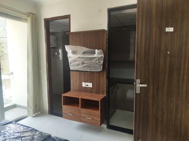 1 RK Independent Builder Floor in Sector 42 for rent Gurgaon. The reference number is 20426869
