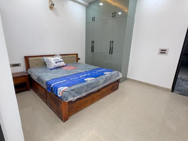 1 RK Independent Builder Floor in Sector 54 for rent Gurgaon. The reference number is 12570120