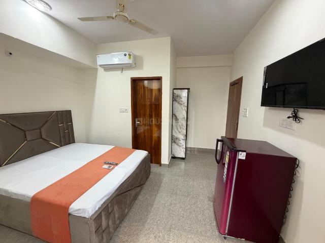 1 RK Independent Builder Floor in Sector 52 for rent Gurgaon. The reference number is 19421396