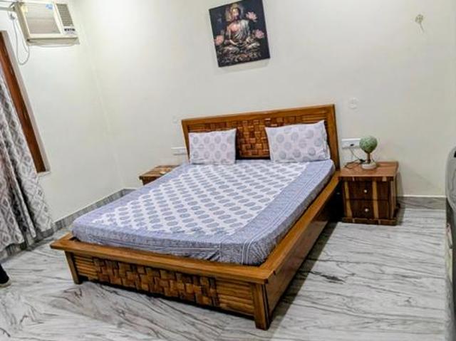 1 RK Independent Builder Floor in Sector 52 for rent Gurgaon. The reference number is 20599382