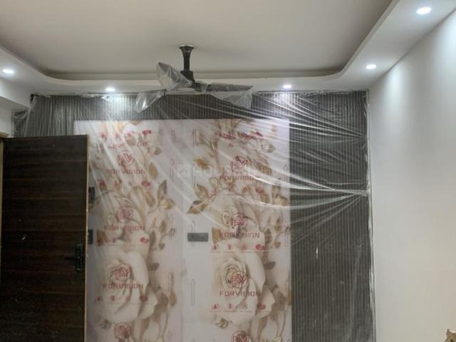 1 RK Independent Builder Floor in Sector 73 for resale Noida. The reference number is 20181199