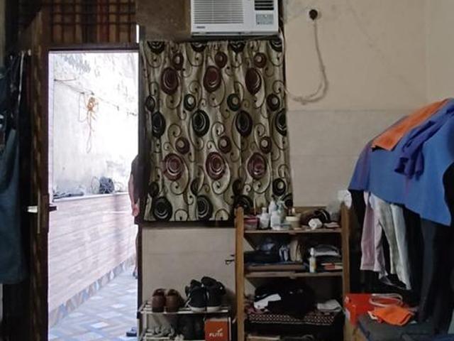 1 RK Independent Builder Floor in Shalimar Bagh for rent New Delhi. The reference number is 20449419