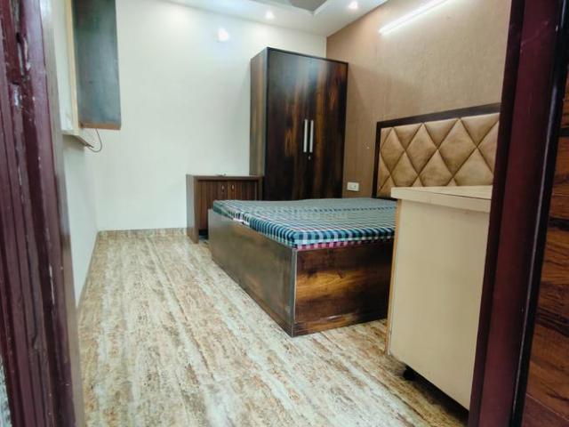 1 RK Independent Builder Floor in Sushant Lok Phase 1 for rent Gurgaon. The reference number is 19815975