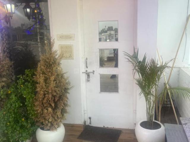 1 RK Independent Builder Floor in Paschim Vihar for rent New Delhi. The reference number is 20472353