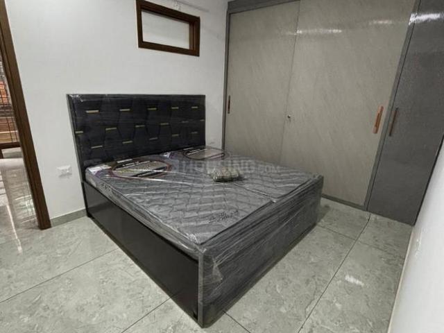 1 RK Independent Builder Floor in Rajouri Garden for rent New Delhi. The reference number is 20563652