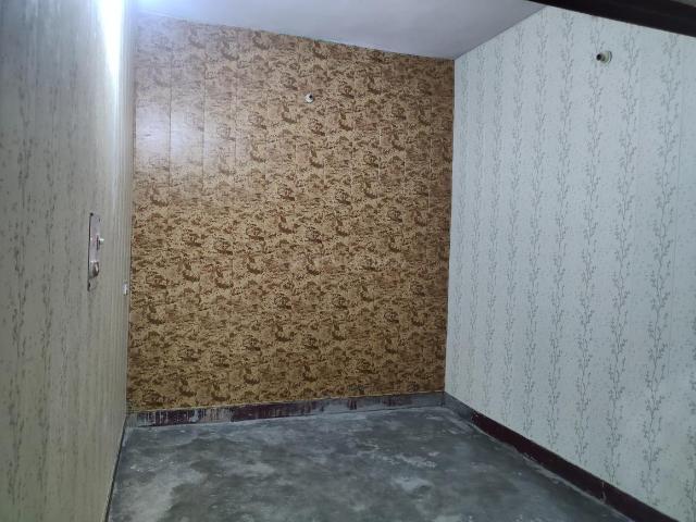 1 RK Independent Builder Floor in Trilokpuri for rent New Delhi. The reference number is 12927006
