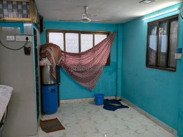 1 RK Independent House in Kurla West for resale Mumbai. The reference number is 20647654