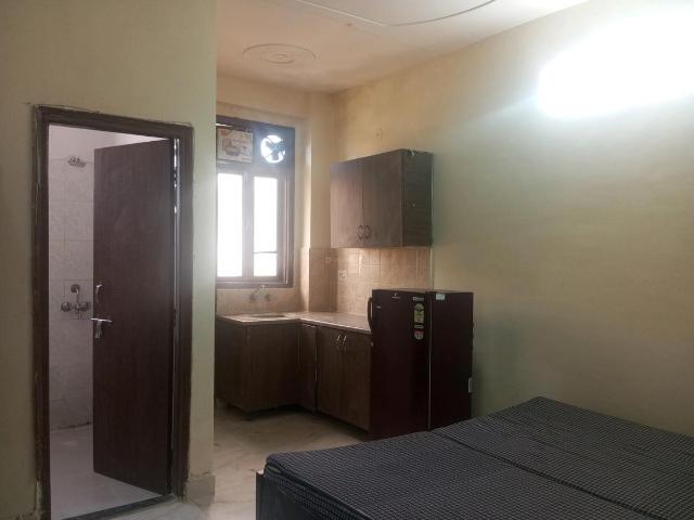 1 RK Independent House in Sector 41 for rent Gurgaon. The reference number is 3742157