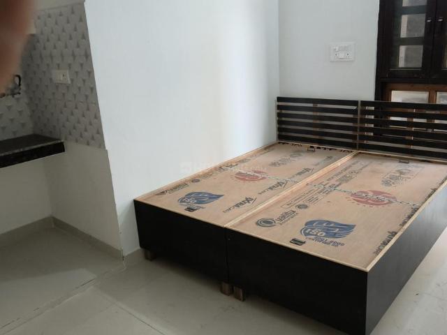 1 RK Independent House in Sector 44 for rent Noida. The reference number is 17313737