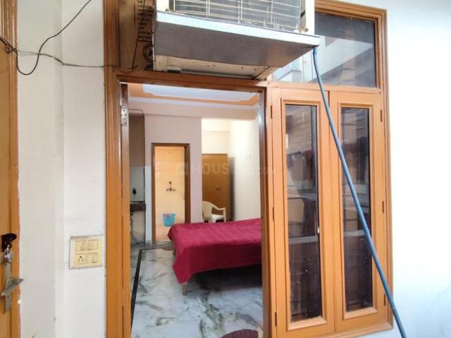 1 RK Independent House in Sector 61 for rent Noida. The reference number is 20423177