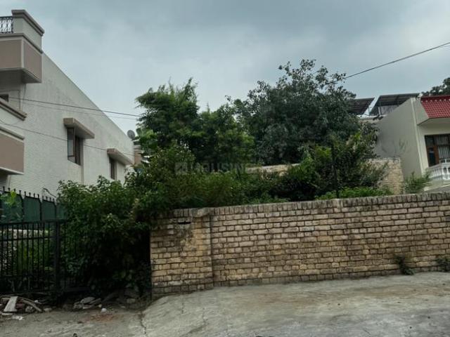 1 RK Independent House in Sector 35 for resale Chandigarh. The reference number is 17618402