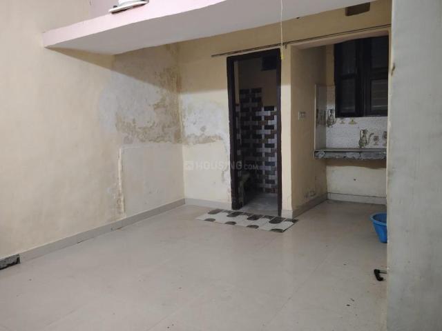 1 RK Studio in Jasola for resale New Delhi. The reference number is 20285637