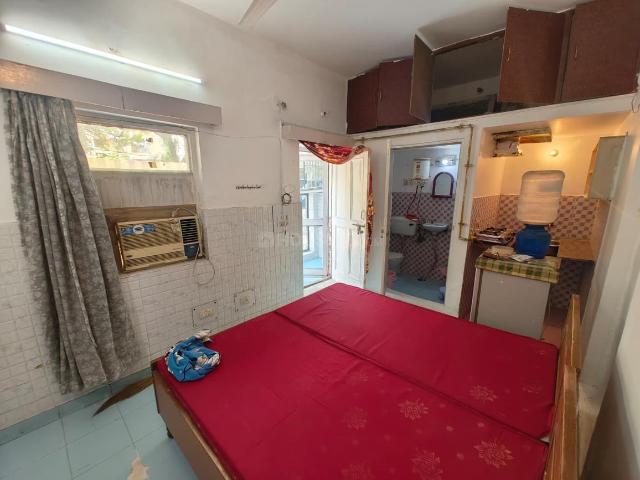 1 RK Studio in Sector 29 for rent Noida. The reference number is 20171327