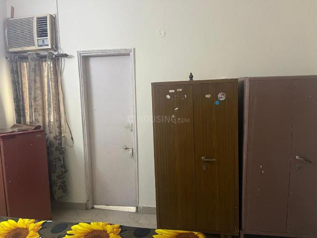 1 RK Studio in Sector 31 for rent Noida. The reference number is 19513049