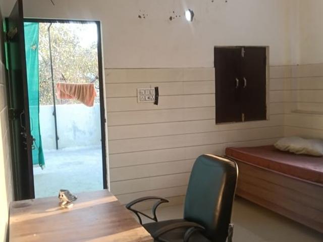 1 RK 250 Sq.Ft. Builder Floor in Outram Lines Delhi Listing ID: #10164
